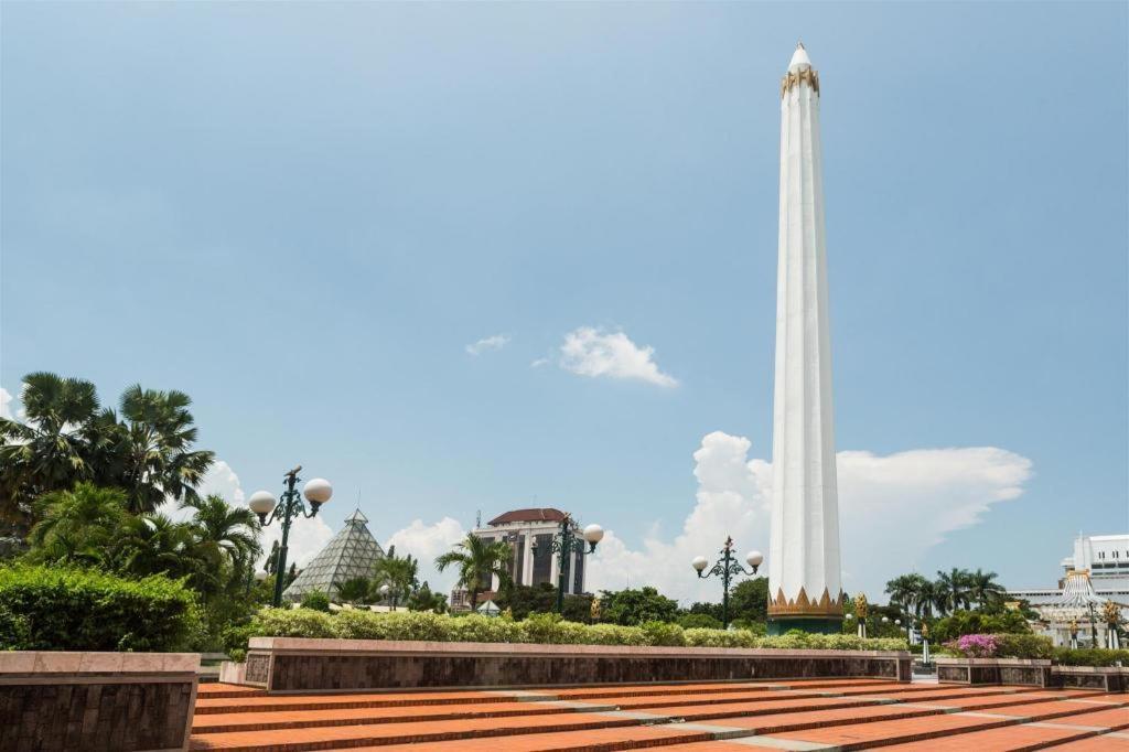 New Grand Park Hotel Surabaya Exterior photo