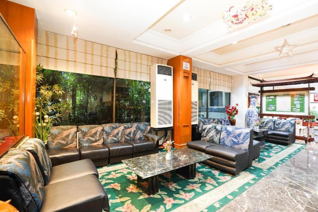 New Grand Park Hotel Surabaya Exterior photo